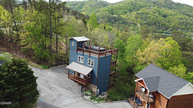 419 Stone Ridge Way, Pigeon Forge, TN 37863