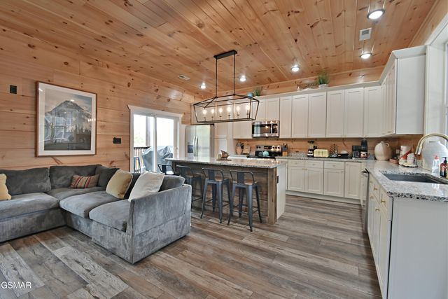 419 Stone Ridge Way, Pigeon Forge, TN 37863