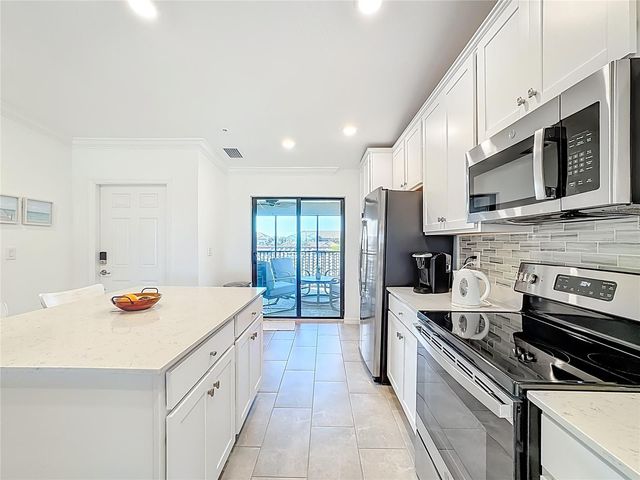 5711 PALMER CIRCLE 205, Bradenton, FL 34211