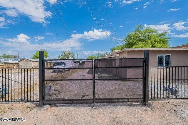 221 E Jacinto Street, Tucson, AZ 85705