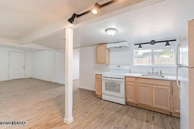 221 E Jacinto Street, Tucson, AZ 85705