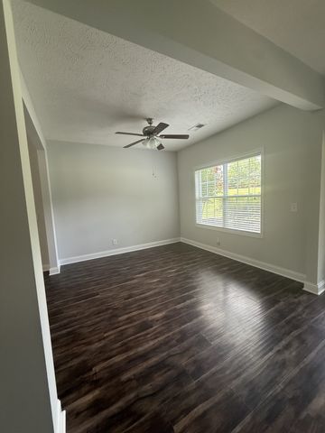 5688 Highway 48, Cunningham, TN 37052