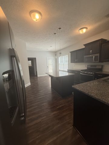 5688 Highway 48, Cunningham, TN 37052