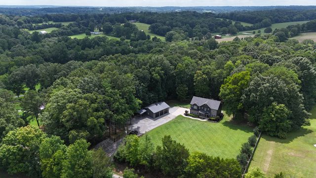 5688 Highway 48, Cunningham, TN 37052