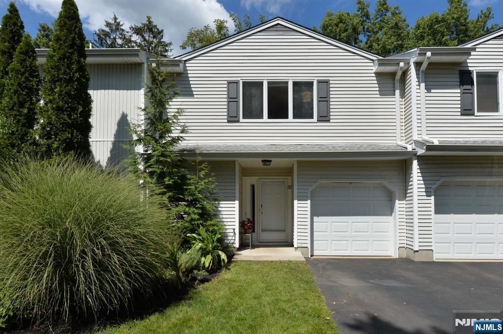 33 Meadowview Terrace 33, Fair Lawn, NJ 07410