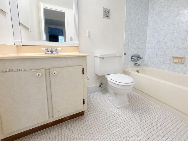 16851 NE 23rd Ave A308, North Miami Beach, FL 33160