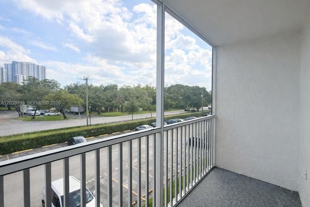 16851 NE 23rd Ave A308, North Miami Beach, FL 33160