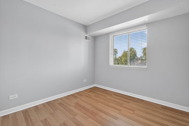 1463 Mercury Drive 304, Schaumburg, IL 60193