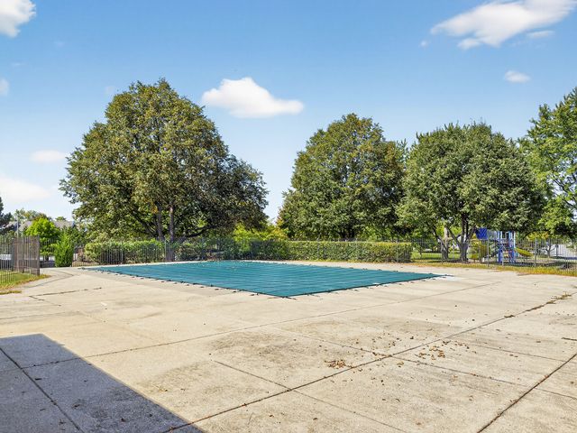 1463 Mercury Drive 304, Schaumburg, IL 60193