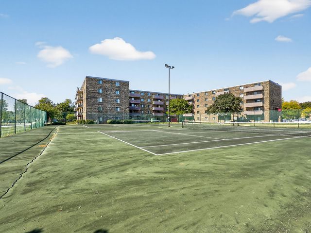 1463 Mercury Drive 304, Schaumburg, IL 60193