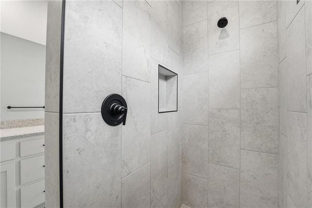 1390 N 163rd Street, Basehor, KS 66007