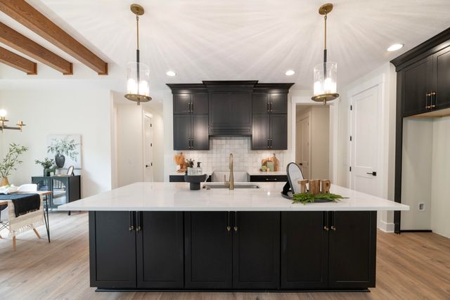 2750 Ashford Trail, Portage City, MI 49024