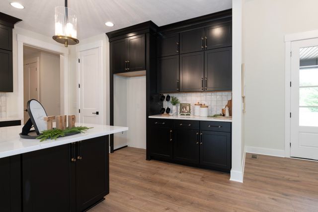 2750 Ashford Trail, Portage City, MI 49024