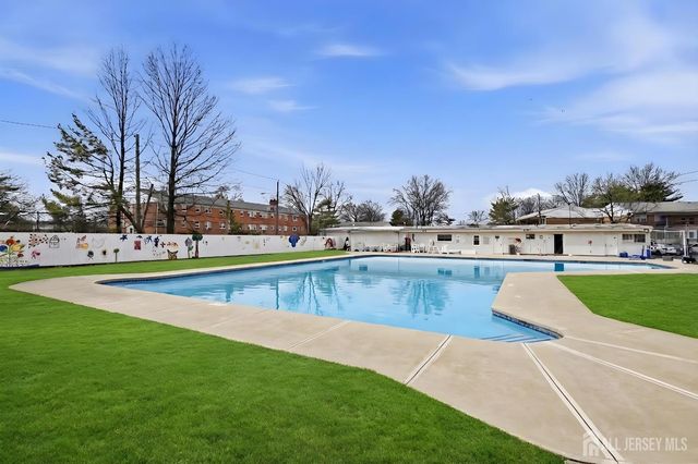 160 evergreen Road 14 A, Edison, NJ 08837