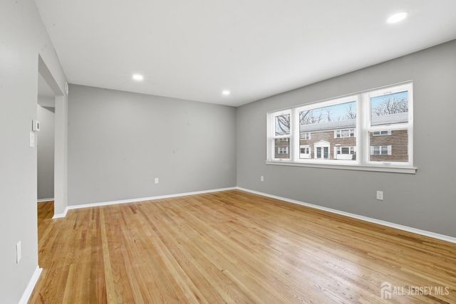 160 evergreen Road 14 A, Edison, NJ 08837