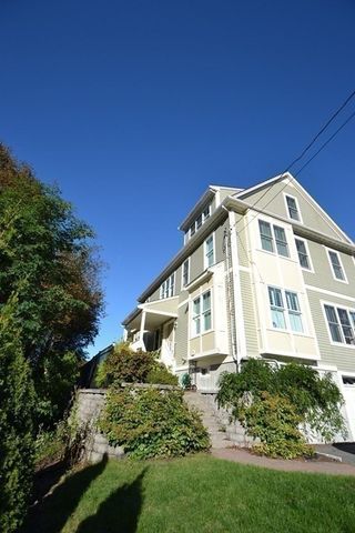 11 Tufts 11, Winchester, MA 01890