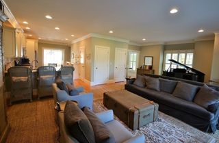 11 Tufts 11, Winchester, MA 01890