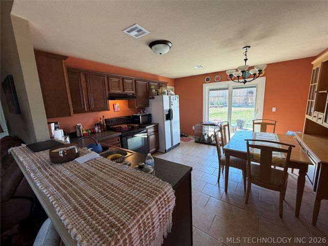 4913 Rock Creek Road, Ardmore, OK 73401