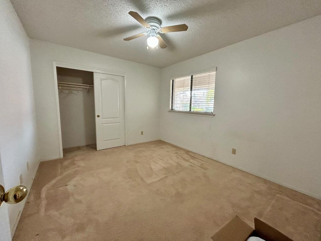 Image 9 of property listing at 1771 E Pryor Drive S, Fresno, CA 93720