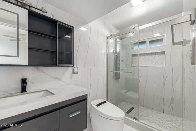 3850 W BLUEFIELD Avenue, Glendale, AZ 85308