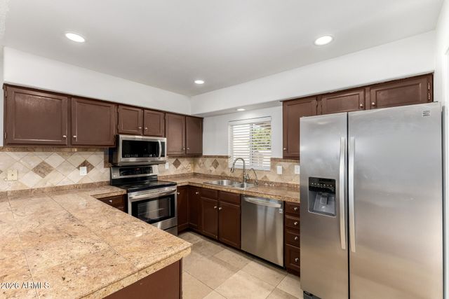 3850 W BLUEFIELD Avenue, Glendale, AZ 85308