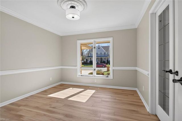 1306 Fairway DR, Chesapeake, VA 23320