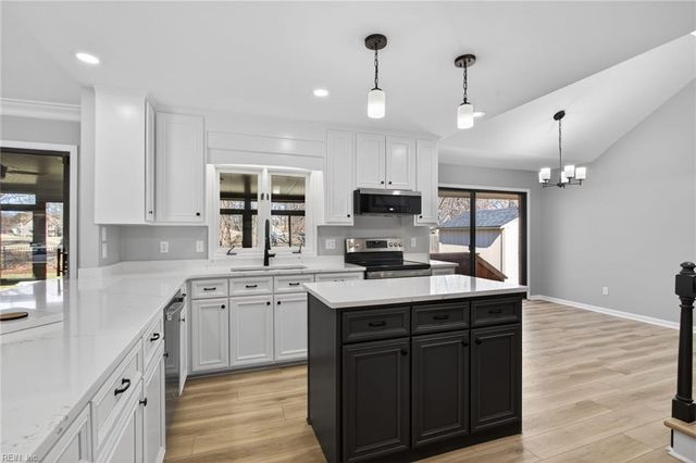 1306 Fairway DR, Chesapeake, VA 23320