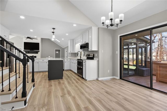 1306 Fairway DR, Chesapeake, VA 23320