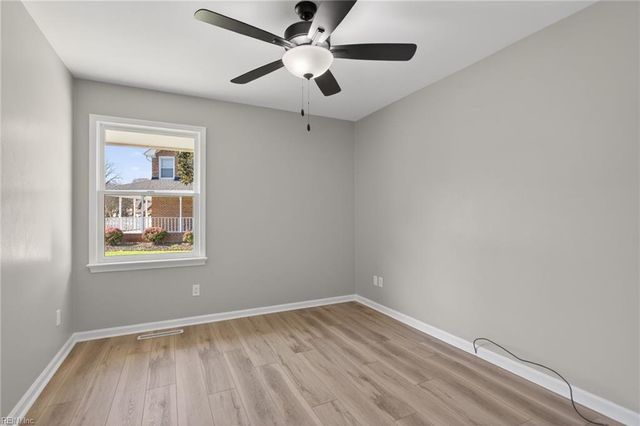 1306 Fairway DR, Chesapeake, VA 23320