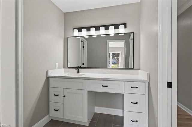 1306 Fairway DR, Chesapeake, VA 23320