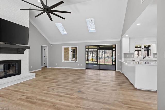 1306 Fairway DR, Chesapeake, VA 23320