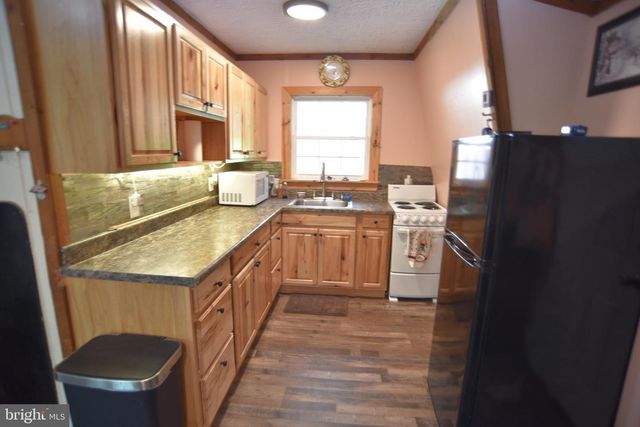 586 CARDINAL VIEW RD, Paw Paw, WV 25434