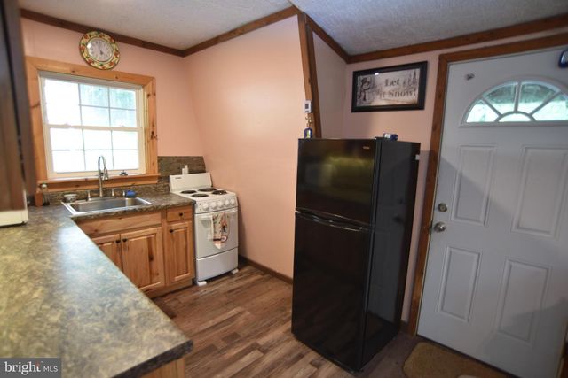 586 CARDINAL VIEW RD, Paw Paw, WV 25434