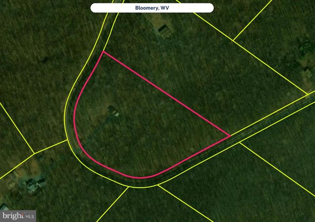 586 CARDINAL VIEW RD, Paw Paw, WV 25434