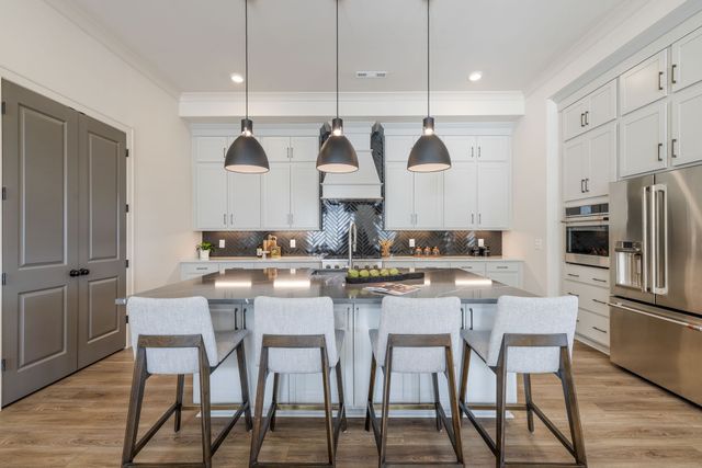 7304 Crowell Dr, College Grove, TN 37046