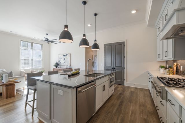 7304 Crowell Dr, College Grove, TN 37046