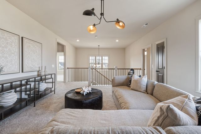 7304 Crowell Dr, College Grove, TN 37046