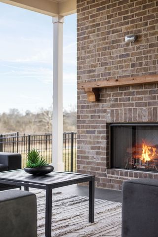 7304 Crowell Dr, College Grove, TN 37046