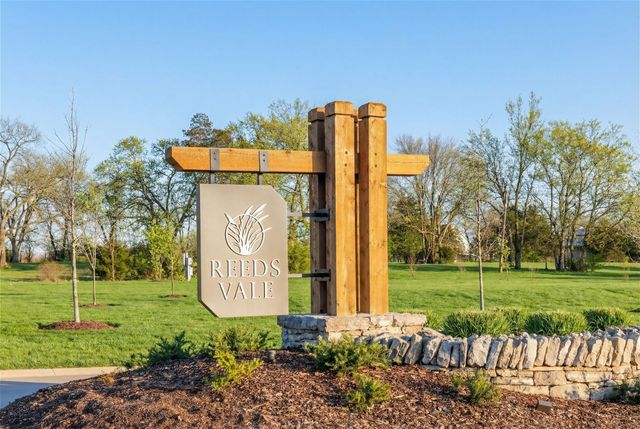 7304 Crowell Dr, College Grove, TN 37046