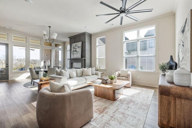 7304 Crowell Dr, College Grove, TN 37046