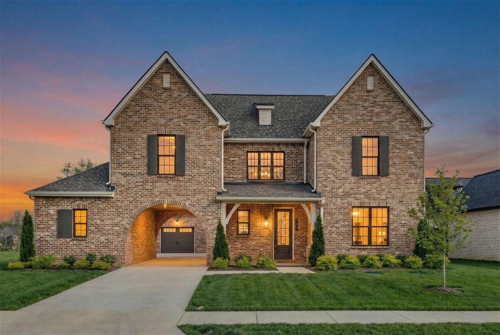 7304 Crowell Dr, College Grove, TN 37046