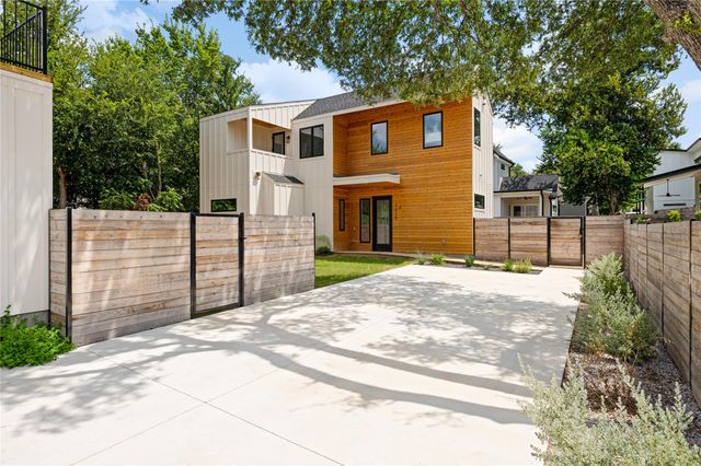 1215 Fort Branch BLVD 2, Austin, TX 78721