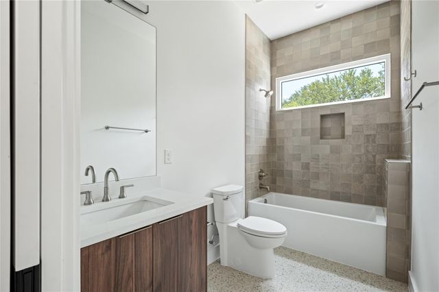 1215 Fort Branch BLVD 2, Austin, TX 78721