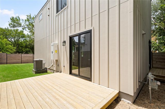 1215 Fort Branch BLVD 2, Austin, TX 78721