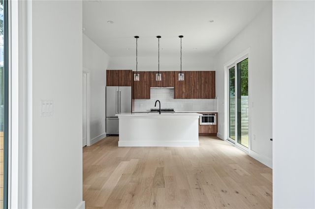 1215 Fort Branch BLVD 2, Austin, TX 78721