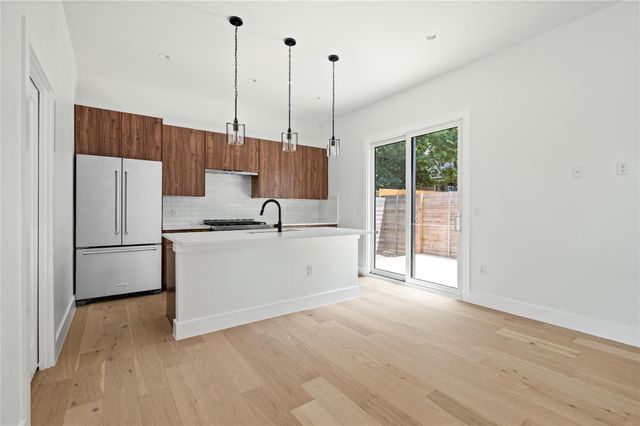 1215 Fort Branch BLVD 2, Austin, TX 78721