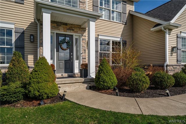 89 Arrowood Lane, Orchard Park, NY 14127