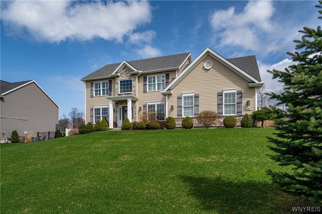 89 Arrowood Lane, Orchard Park, NY 14127
