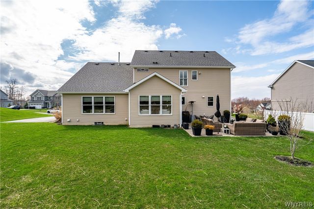 89 Arrowood Lane, Orchard Park, NY 14127