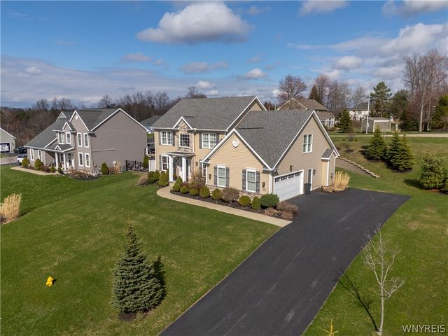 89 Arrowood Lane, Orchard Park, NY 14127